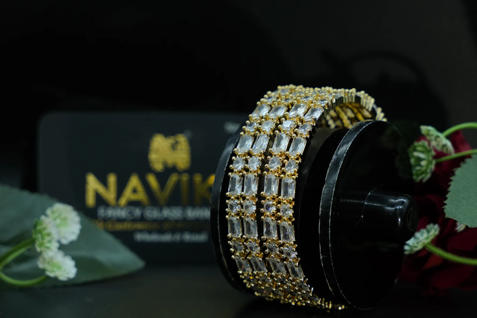 AD Infinity Shine - Gold - View 1